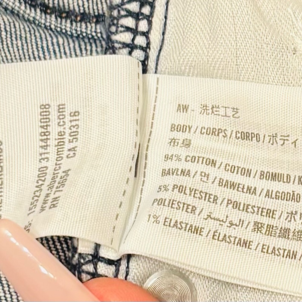 ABERCROMBIE & FITCH - Distressed Jeans - Picture 6 of 7